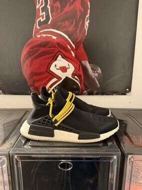 Pharrell x adidas NMD Hu Human Race Black Yellow Size 8 BB3068 Authentic